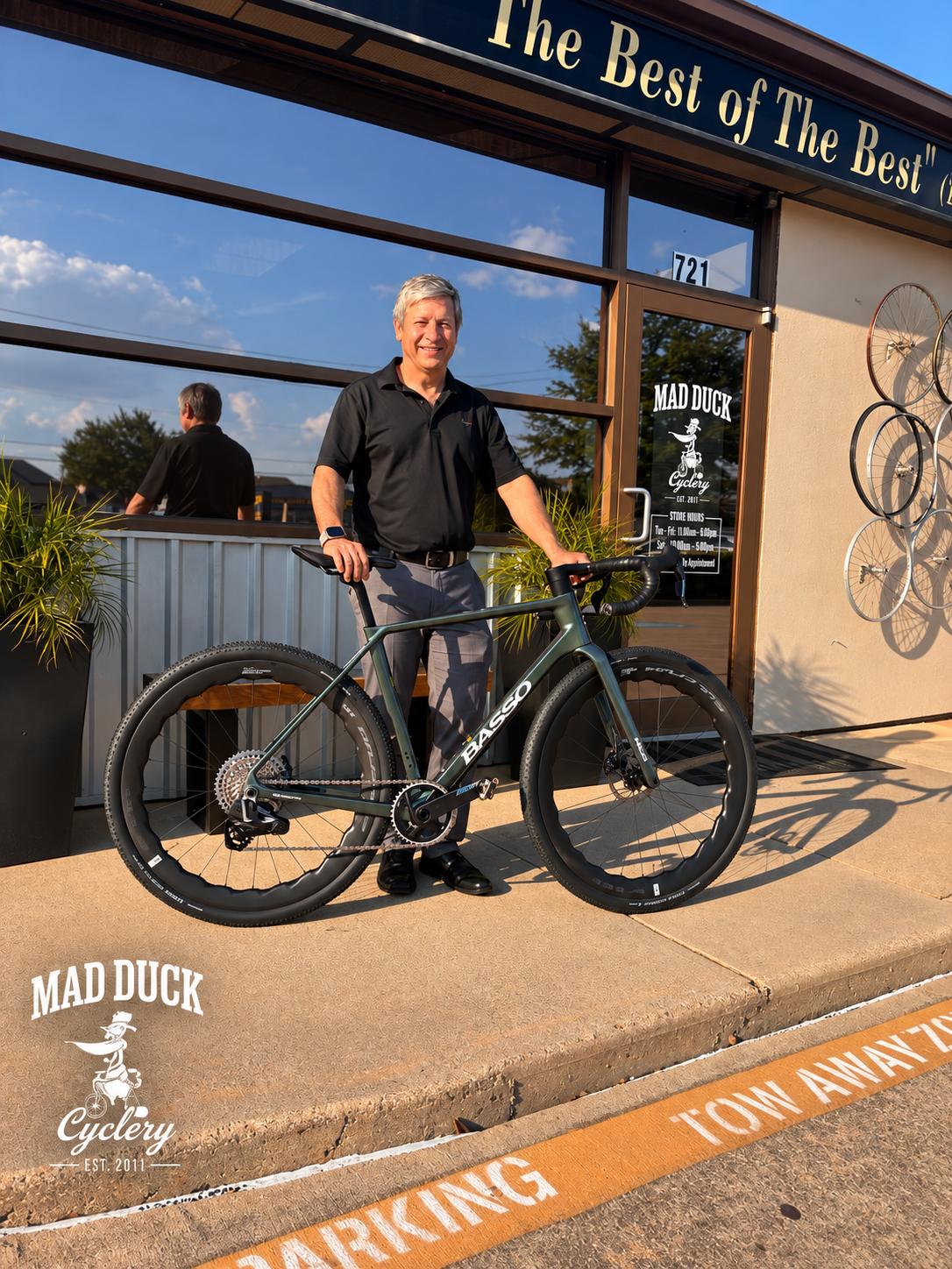 Mad Duck bike of the day 04 - green Basso gravel bike with rider